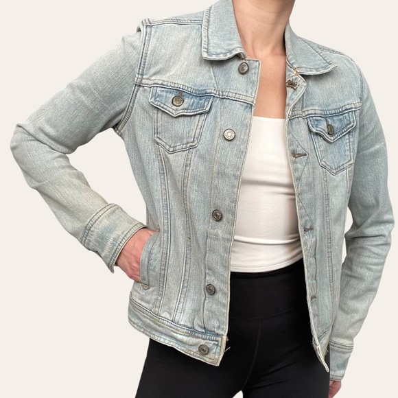 Steve & Barry’s Denim Light Wash Jacket 💕 - Picture 3 of 4